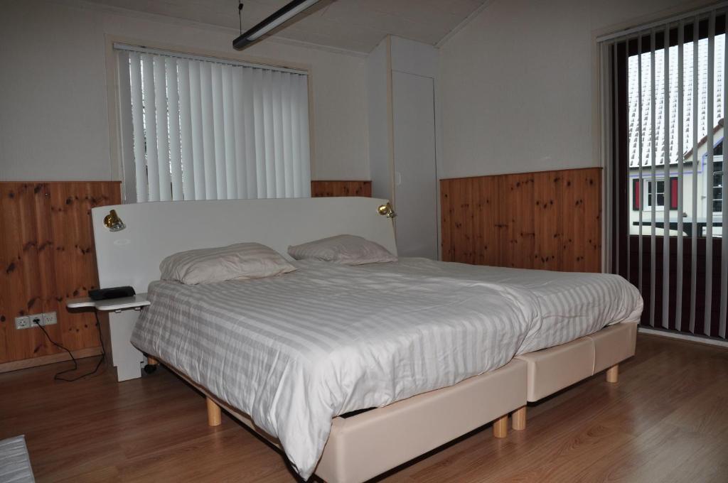 Vakantiepark De Bronzen Eik Sellingen Номер фото