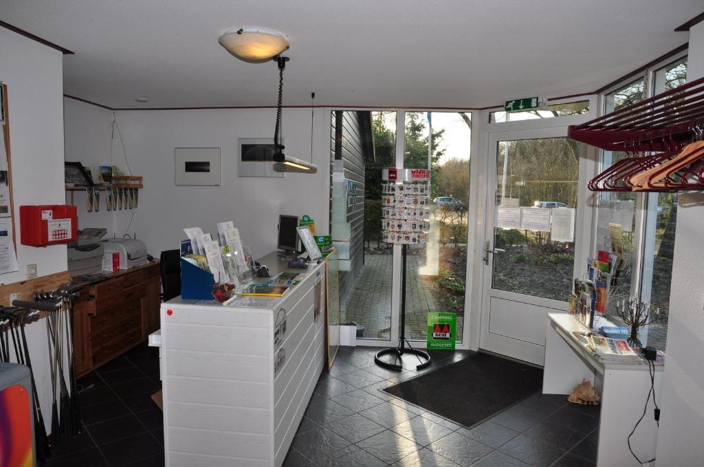Vakantiepark De Bronzen Eik Sellingen Экстерьер фото